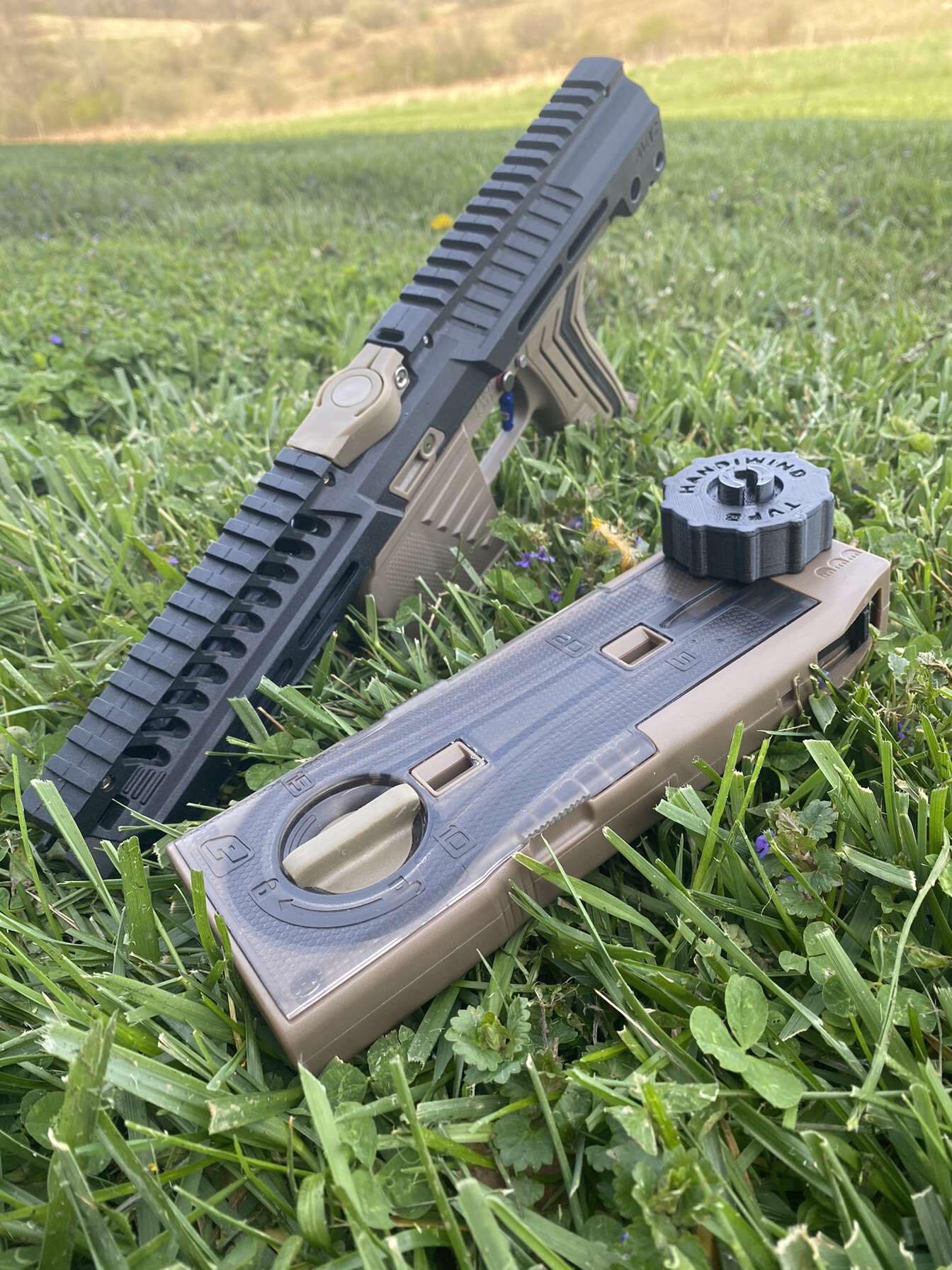 Handiwind (Cf20 / T15 ratcheting paintball magwinder)